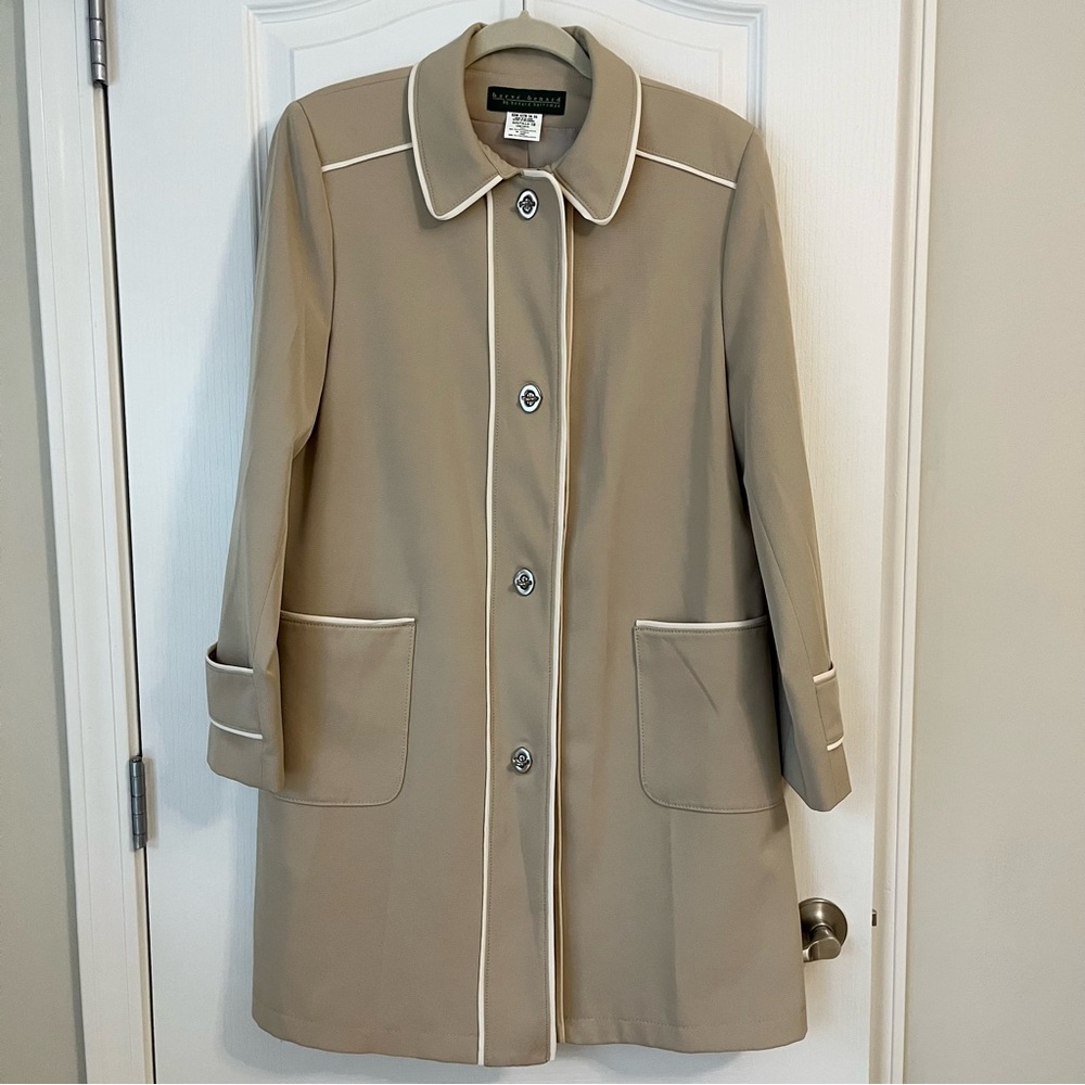 Harve Bernard By Bernard Holtzman Trench Coat Beige Women’s Size 10 Button Front